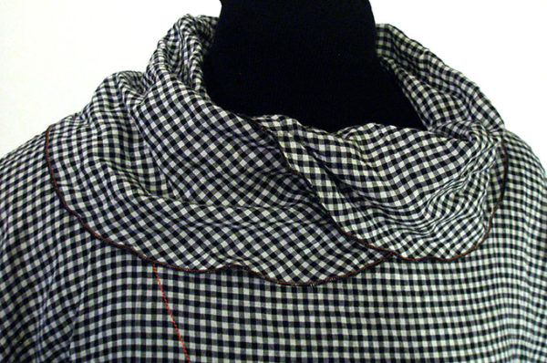 gini checkers tunic with poppy accents - Image 5